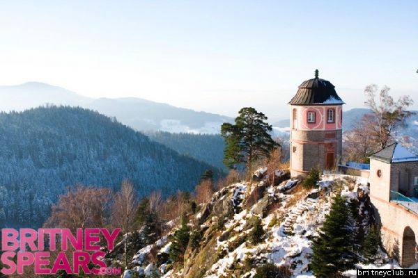 Бритни со своими помощниками в Германииnormal_gallery_enlarged-view1.jpg(Бритни Спирс, Britney Spears)