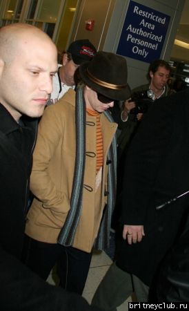 Бритни прилетела в Нью-Йоркnormal_britney-spears-jfk-11308-5.jpg(Бритни Спирс, Britney Spears)
