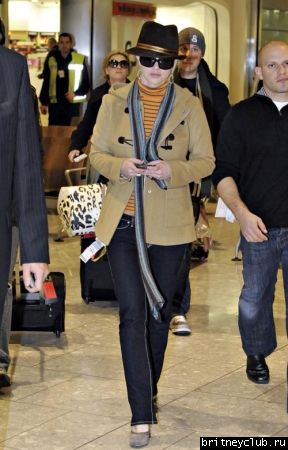 Бритни прилетела в Нью-Йоркnormal_britney-spears-states-11308-10.jpg(Бритни Спирс, Britney Spears)