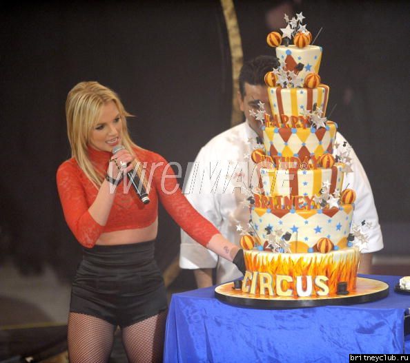 Выступление на Good Morning America1228240261996.jpg(Бритни Спирс, Britney Spears)
