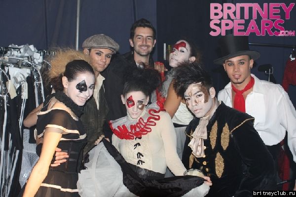 Закулисье шоу Good Morning Americagallery_enlarged-britney-spears-exclusive-gma-rehearsals120508-11.jpg(Бритни Спирс, Britney Spears)