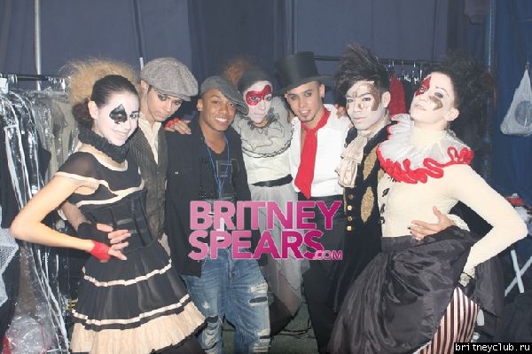 Закулисье шоу Good Morning Americagallery_enlarged-britney-spears-exclusive-gma-rehearsals120508-8.jpg(Бритни Спирс, Britney Spears)