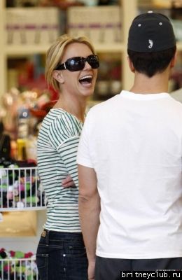 Шоппинг в магазине Kitsonnormal_1252171.jpg(Бритни Спирс, Britney Spears)
