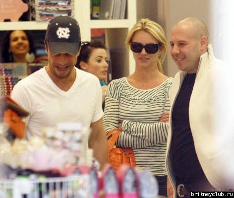 Шоппинг в магазине Kitsonnormal_1252180.jpg(Бритни Спирс, Britney Spears)