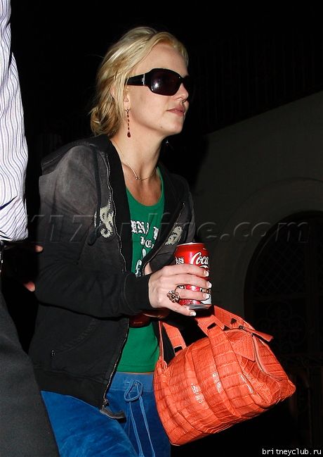 Бритни в Академии Танцаbspearscoke121008_017.jpg(Бритни Спирс, Britney Spears)