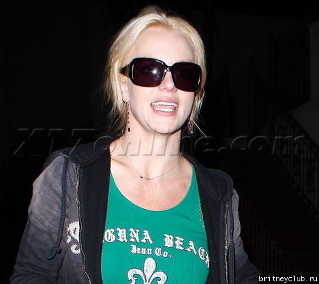 Бритни в Академии Танцаbspearscoke121008_043.jpg(Бритни Спирс, Britney Spears)