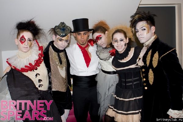 Бритни в Парижеgallery_enlarged-britney-spears-europe-photo-album-121108-05.jpg(Бритни Спирс, Britney Spears)