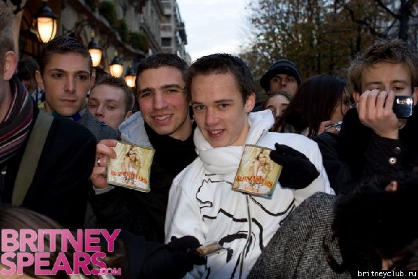 Бритни в Парижеgallery_enlarged-britney-spears-europe-photo-album-121108-17.jpg(Бритни Спирс, Britney Spears)