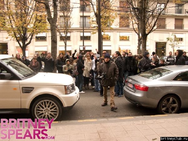 Бритни в Парижеgallery_enlarged-britney-spears-europe-photo-album-121108-27.jpg(Бритни Спирс, Britney Spears)