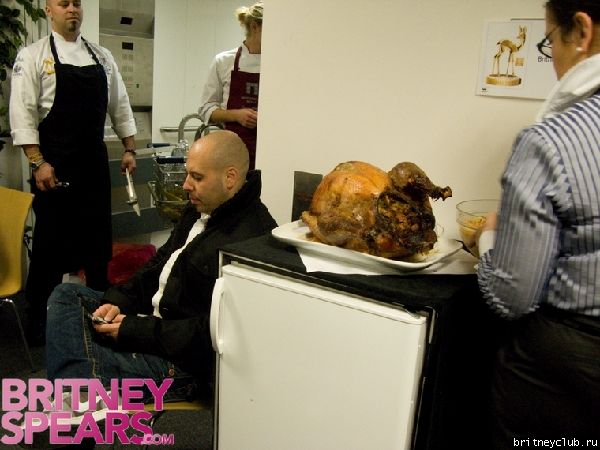 Бритни в Парижеgallery_enlarged-britney-spears-europe-photo-album-121108-32.jpg(Бритни Спирс, Britney Spears)