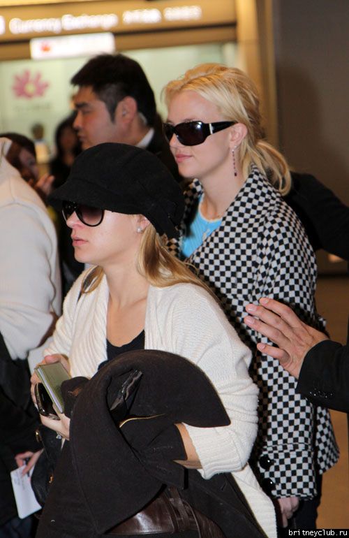 Бритни прилетела в Япониюbritney-spears-tokyo-12128-4.jpg(Бритни Спирс, Britney Spears)