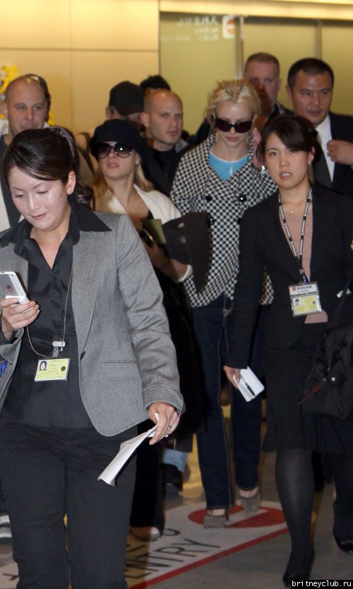 Бритни прилетела в Япониюbritney-spears-tokyo-12128-7.jpg(Бритни Спирс, Britney Spears)