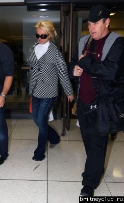 Бритни вернулась в Лос-Анджелесnormal_britney-spears-lax-12178-2.jpg(Бритни Спирс, Britney Spears)