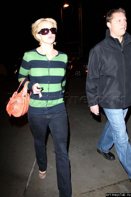 Шоппинг в Голливудеbspearsstripes1222_13.jpg(Бритни Спирс, Britney Spears)