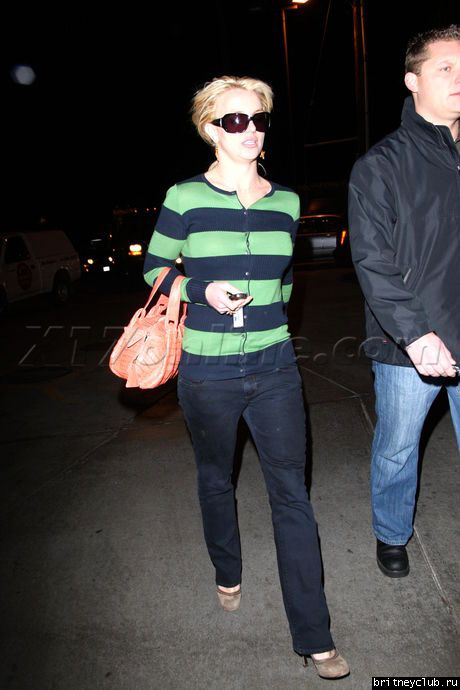 Шоппинг в Голливудеbspearsstripes1222_23.jpg(Бритни Спирс, Britney Spears)