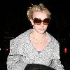 Бритни в Calabasas в сопровождении телохранителя
