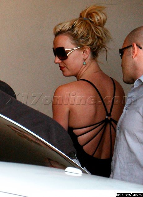 Брит посетила танцевальную студиюspears010809_01.jpg(Бритни Спирс, Britney Spears)