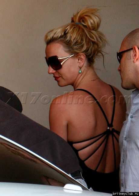 Брит посетила танцевальную студиюspears010809_04.jpg(Бритни Спирс, Britney Spears)