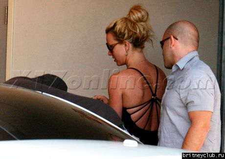 Брит посетила танцевальную студиюspears010809_09.jpg(Бритни Спирс, Britney Spears)