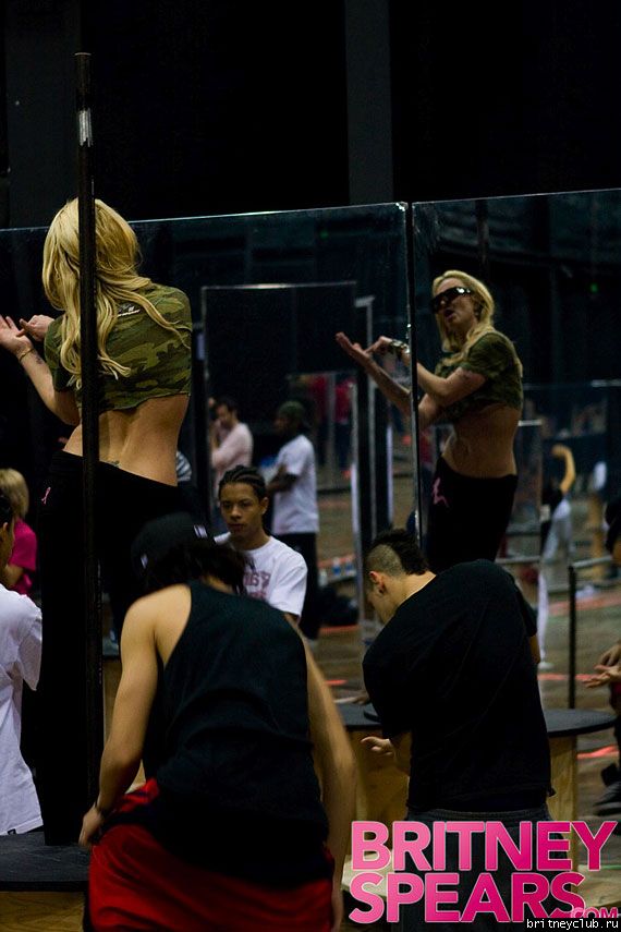 Бритни репетирует для Circus-тураlarge-msg-123207085146-3.jpg(Бритни Спирс, Britney Spears)