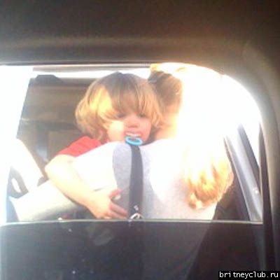 Кевин и Виктория с детьми в ресторане Fresnok-fed_family_0017_layer_2_full.jpg(Бритни Спирс, Britney Spears)
