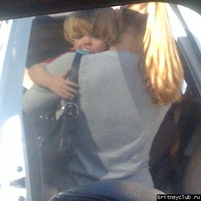 Кевин и Виктория с детьми в ресторане Fresnok-fed_family_0018_layer_1_full.jpg(Бритни Спирс, Britney Spears)