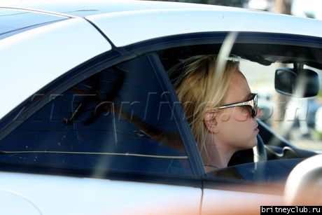 Бритни прибыла в танцевальную студиюBSpears020109_01(1).jpg(Бритни Спирс, Britney Spears)