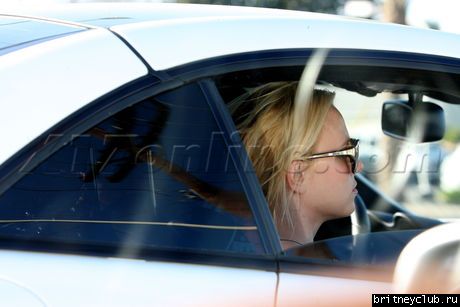 Бритни прибыла в танцевальную студиюbspears020109_02.jpg(Бритни Спирс, Britney Spears)