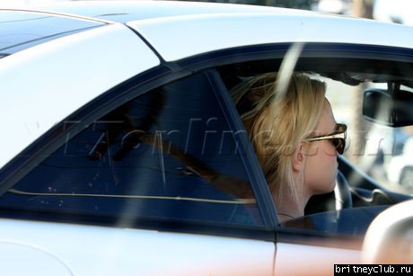 Бритни прибыла в танцевальную студиюbspears020109_05.jpg(Бритни Спирс, Britney Spears)