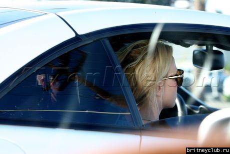 Бритни прибыла в танцевальную студиюbspears020109_09.jpg(Бритни Спирс, Britney Spears)