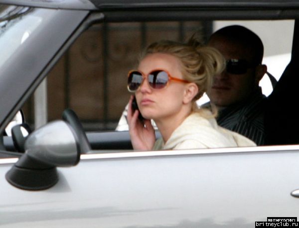 Бритни катается по Голливуду01.jpg(Бритни Спирс, Britney Spears)