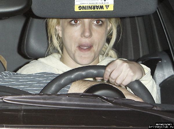 Бритни уезжает из танцевальной студии09.jpg(Бритни Спирс, Britney Spears)