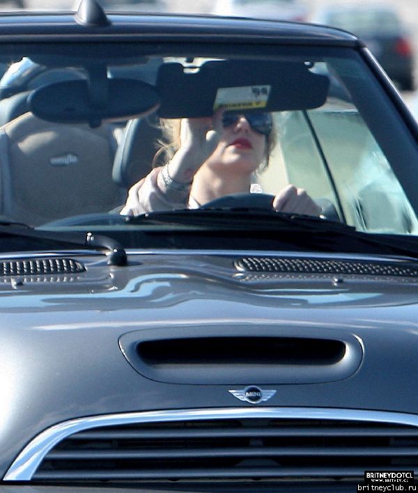 Бритни ездит по Голливуду4.jpg(Бритни Спирс, Britney Spears)