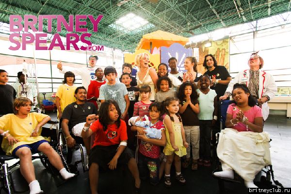 Бритни в детской больнице Miami Children