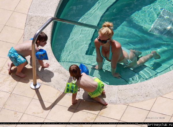 Бритни проводит время с детьми на свежем воздухе21.jpg(Бритни Спирс, Britney Spears)