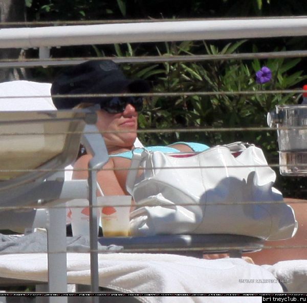Бритни проводит время с детьми на свежем воздухе63.jpg(Бритни Спирс, Britney Spears)