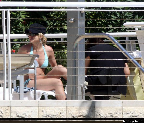 Бритни проводит время с детьми на свежем воздухе70.jpg(Бритни Спирс, Britney Spears)