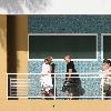 Бритни проводит время у бассеина