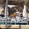 Бритни проводит время у бассеина
