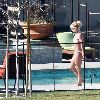Эксклюзив: 25 февраля Бритни отдыхает во дворе дома в Calabasas