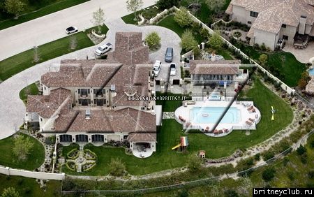Бритни отдыхает дома в Калабасасе14.jpg(Бритни Спирс, Britney Spears)