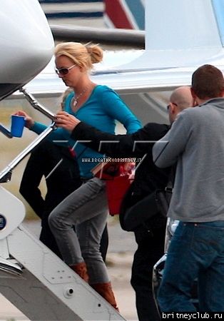 Бритни улетает в Сакраменто01.jpg(Бритни Спирс, Britney Spears)