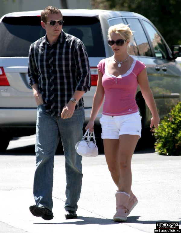 Бритни на шоппинге в Калабасасе33.jpg(Бритни Спирс, Britney Spears)