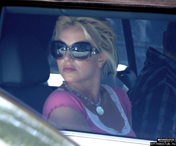 Бритни на шоппинге в Калабасасе41.jpg(Бритни Спирс, Britney Spears)