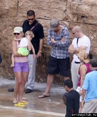Бритни на шоу дельфинов19.jpg(Бритни Спирс, Britney Spears)