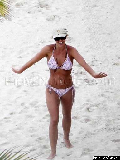 Бритни с детьми отдыхает на пляже008.jpg(Бритни Спирс, Britney Spears)