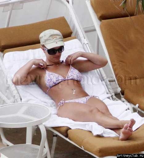 Бритни с детьми отдыхает на пляже016.jpg(Бритни Спирс, Britney Spears)