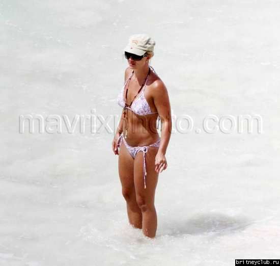 Бритни с детьми отдыхает на пляже060.jpg(Бритни Спирс, Britney Spears)
