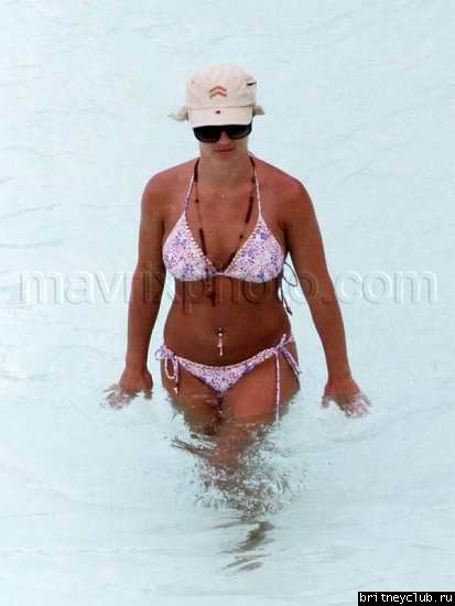 Бритни с детьми отдыхает на пляже084.jpg(Бритни Спирс, Britney Spears)