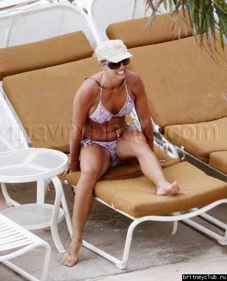 Бритни с детьми отдыхает на пляже095.jpg(Бритни Спирс, Britney Spears)